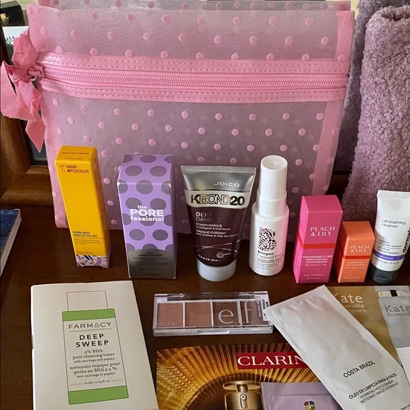 Huge Beauty Samples Bundle - Picture 2 of 9